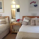 Pebble Mill 3*