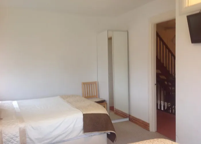 Pebble Mill Bed & Breakfast 3*