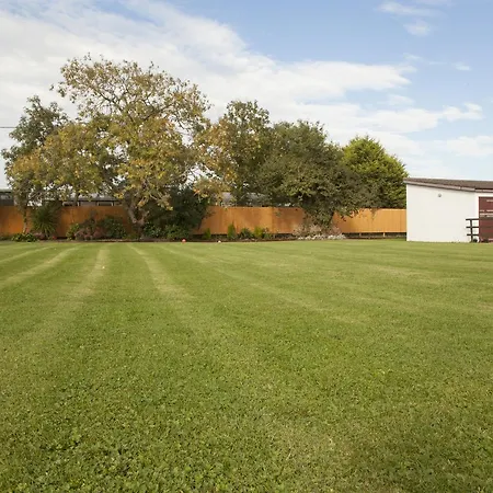 Pebble Mill Bed & Breakfast 3*