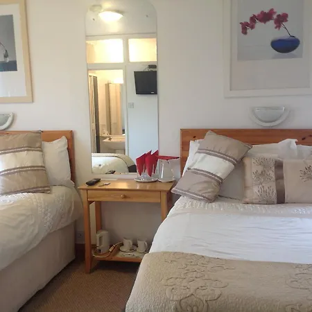 Pebble Mill 3*