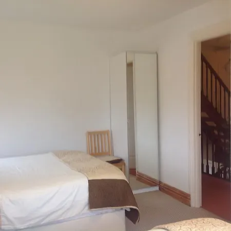 Pebble Mill Bed & Breakfast 3*